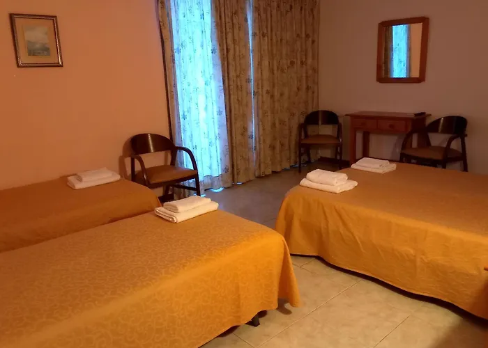 Vintage Hotel Mercedes